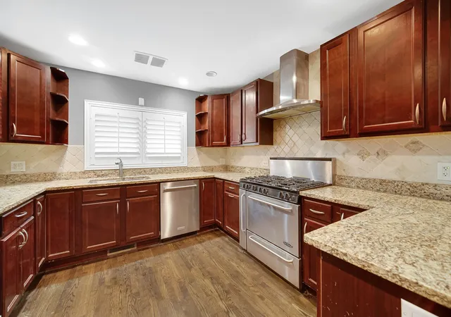 3rd image of 2699 Lisa Ct, Northbrook, IL 60062 | MLS# 12716312