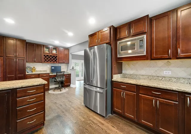 4th image of 2699 Lisa Ct, Northbrook, IL 60062 | MLS# 12716312