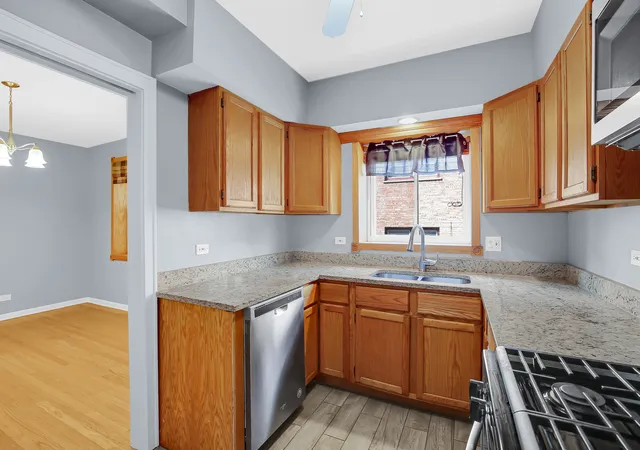 Photo 2 of Condo for sale at 10433 S Hale Ave #1A, Chicago, IL 60643 | MLS# 12716334 | Listing updated on 2026-09-16