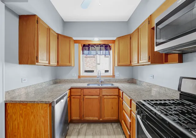 Photo 3 of Condo for sale at 10433 S Hale Ave #1A, Chicago, IL 60643 | MLS# 12716334 | Listing updated on 2026-09-16