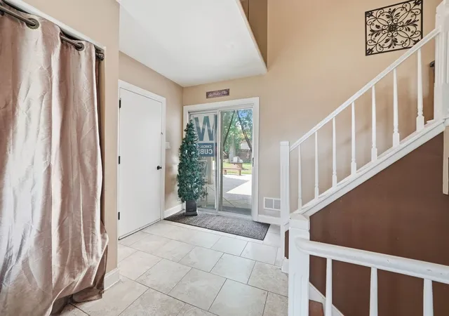 Photo 3 of Single family home for sale at 1255 Briarcliffe Blvd, Wheaton, IL 60189 | MLS# 12716366 | Listing updated on 2026-09-12