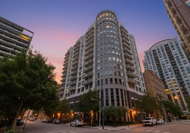 1st image of 421 W Huron St #1009, Chicago, IL 60654 | MLS# 12716382