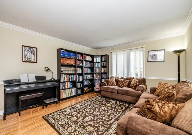 Photo 2 of Townhouse for sale at 2016 Raleigh Pl, Hoffman Estates, IL 60169 | MLS# 12716430 | Listing updated on 2026-08-25