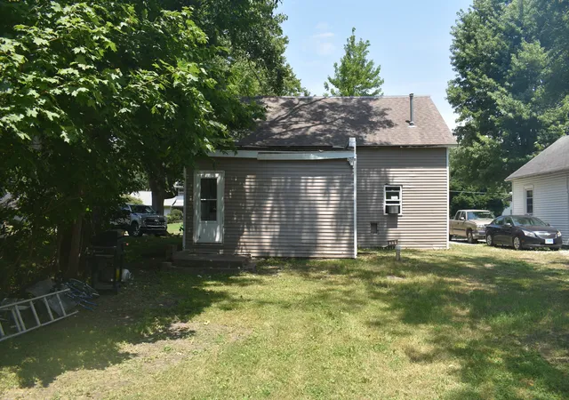 Photo 2 of Single family home for sale at 415 W Main, Arcola, IL 61910 | MLS# 12716434 | Listing updated on 2026-08-02