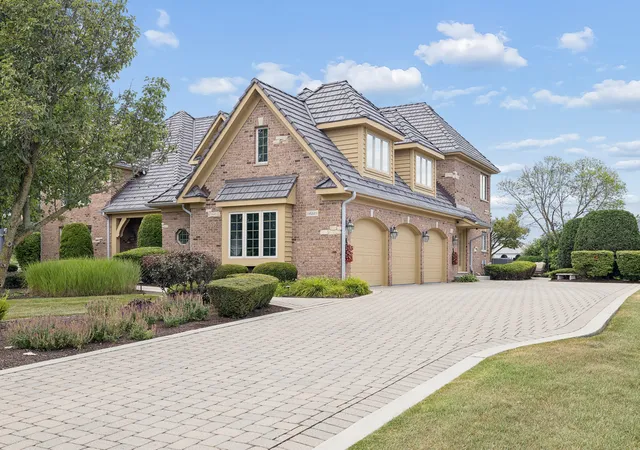 Photo 3 of Mansion for sale at 15240 Timber Ridge Ct, Orland Park, IL 60467 | MLS# 12716452 | Listing updated on 2026-10-02