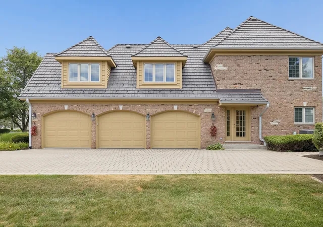 Photo 3 of Single family home for sale at 15240 Timber Ridge Ct, Orland Park, IL 60467 | MLS# 12716452 | Listing updated on 2026-10-02