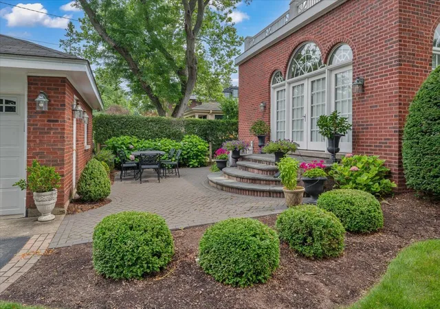 Photo 2 of Single family home for sale at 220 Maple Ave, Wilmette, IL 60091 | MLS# 12716456 | Listing updated on 2026-09-08