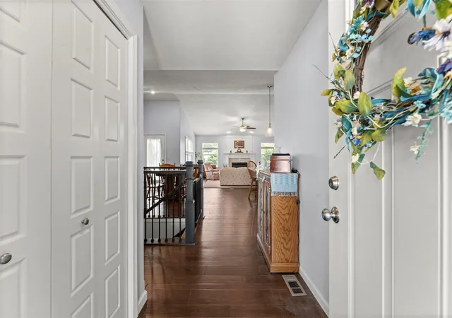 Photo 2 of Single family home for sale at 701 Red Bud Dr, Mahomet, IL 61853 | MLS# 12716463 | Listing updated on 2026-08-06