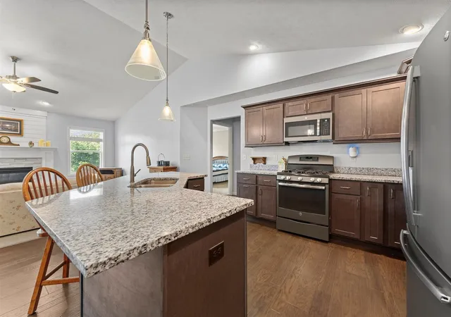 Photo 4 of Single family home for sale at 701 Red Bud Dr, Mahomet, IL 61853 | MLS# 12716463 | Listing updated on 2026-08-06