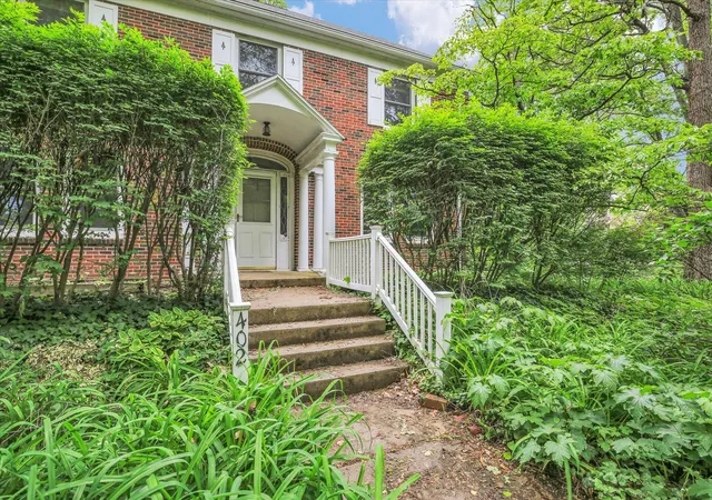 2nd image of 402 W Pennsylvania Ave, Urbana, IL 61801 | MLS# 12716537
