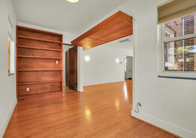 3rd image of 402 W Pennsylvania Ave, Urbana, IL 61801 | MLS# 12716537