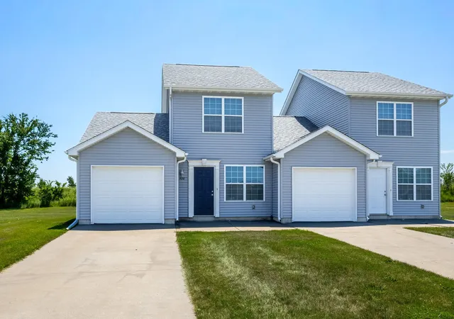Photo 2 of Townhouse for sale at 520 Prairie Meadow Dr, Blue Grass, IA 52726 | MLS# 12716540 | Listing updated on 2026-08-10