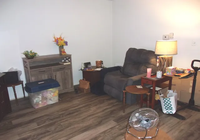 Listing Photo 4 - Condo for sale in building located at 7415 Chevy Chase Ct, Fox Lake, IL 60020 - Unit #3