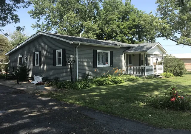 Photo 2 of Single family home for sale at 406 Mill St, Buda, IL 61314 | MLS# 12716564 | Listing updated on 2026-09-03