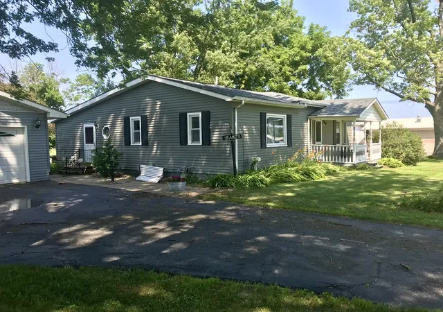 Photo 3 of Single family home for sale at 406 Mill St, Buda, IL 61314 | MLS# 12716564 | Listing updated on 2026-09-03