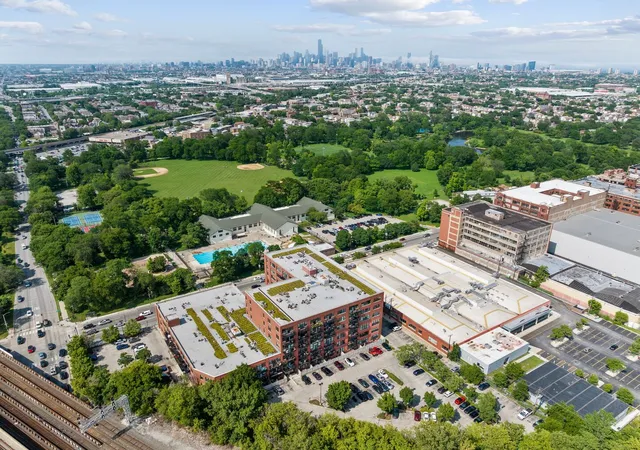 2nd image of 2323 W Pershing Rd, Chicago, IL 60609
