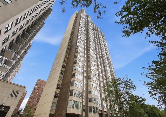 Photo 2 of Condo for sale at 525 W Hawthorne Pl #1002, Chicago, IL 60657 | MLS# 12716624 | Listing updated on 2026-08-16