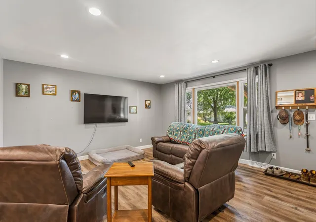 Photo 4 of Single family home for sale at 304 S Mckinley St, Mansfield, IL 61854 | MLS# 12716632 | Listing updated on 2026-10-24