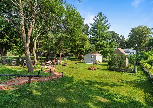 Photo 3 of Single family home for sale at 410 Franklin St, Mahomet, IL 61853 | MLS# 12716637 | Listing updated on 2026-09-08