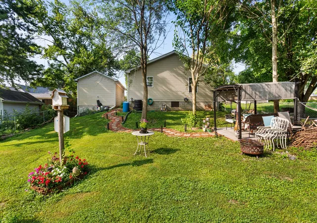 Photo 4 of Single family home for sale at 410 Franklin St, Mahomet, IL 61853 | MLS# 12716637 | Listing updated on 2026-09-08