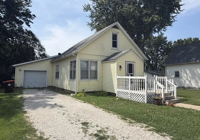 Photo 1 of Single family home for sale at 418 W Santa Fe Ave, Toluca, IL 61369 | MLS# 12716662 | Listing updated on 2026-09-14