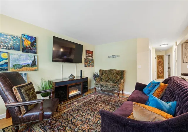 Photo 2 of Single family home for sale at 1914 Warren St, Evanston, IL 60202 | MLS# 12716686 | Listing updated on 2026-09-01