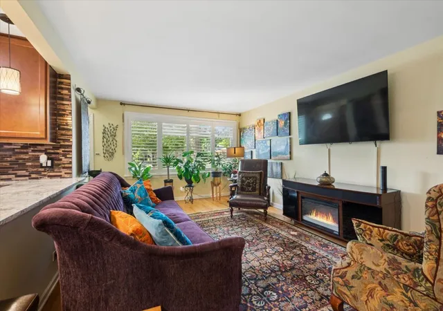 Photo 3 of Single family home for sale at 1914 Warren St, Evanston, IL 60202 | MLS# 12716686 | Listing updated on 2026-09-01