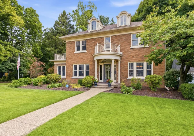 Photo 1 of Single family home for sale at 933 22nd Street, Moline, IL 61265 | MLS# 12716702 | Listing updated on 2026-09-27