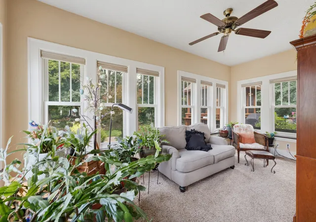 Photo 3 of Single family home for sale at 933 22nd Street, Moline, IL 61265 | MLS# 12716702 | Listing updated on 2026-09-27
