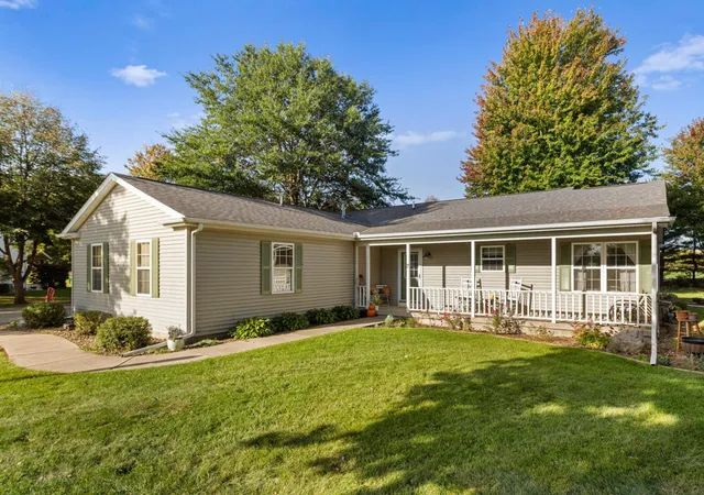 Photo 1 of Single family home for sale at 7 Sand Lake Ct, Monticello, IL 61856 | MLS# 12716708 | Listing updated on 2026-09-12