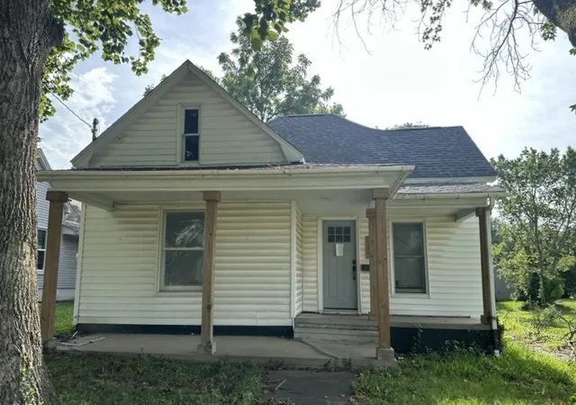 Photo 1 of Single family home for sale at 706 N Victor St, Christopher, IL 62822 | MLS# 12716721 | Listing updated on 2026-08-14