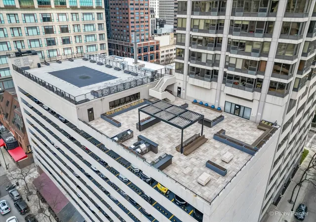 2nd image of 30 E Huron St, Chicago, IL 60611