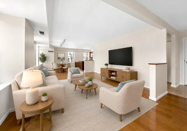 Photo 3 of Sale Pending at 40 E 9th Street #1512, Chicago, IL 60605 | MLS# 12716732 | Listing updated on 2026-10-10