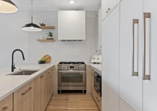 Listing Photo 3 - Condo for sale in building located at 4317 N Paulina St, Chicago, IL 60613 - Unit #103