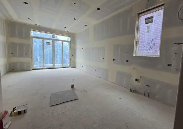 Listing Photo 5 - Condo for sale in building located at 4317 N Paulina St, Chicago, IL 60613 - Unit #103