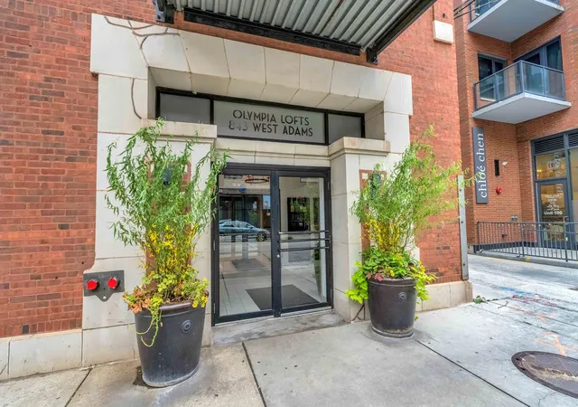 Photo 1 of Condo for sale at 843 W Adams St #403, Chicago, IL 60607 | MLS# 12716813 | Listing updated on 2026-08-04
