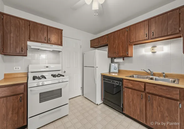 Photo 3 of Condo for sale at 265 Buckingham Ct #C2, Schaumburg, IL 60193 | MLS# 12716823 | Listing updated on 2026-10-06