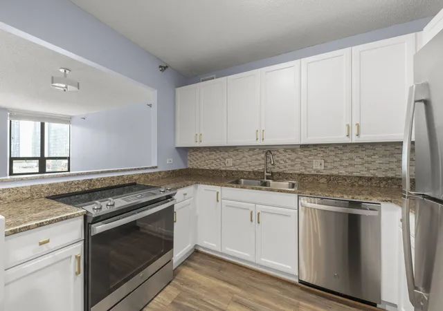 Photo 3 of Sale Pending at 400 N La Salle Dr #1309, Chicago, IL 60654 | MLS# 12716850 | Listing updated on 2026-09-13