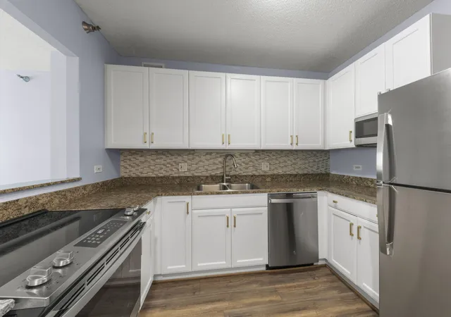 Photo 4 of Sale Pending at 400 N La Salle Dr #1309, Chicago, IL 60654 | MLS# 12716850 | Listing updated on 2026-09-13