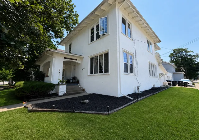 Listing Photo 3 - Condo for sale in building located at 601 E Washington St, Bloomington, IL 61701