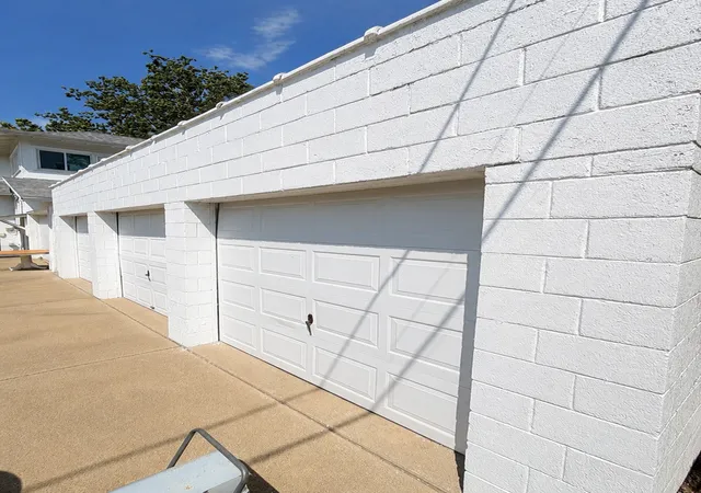 Listing Photo 5 - Condo for sale in building located at 601 E Washington St, Bloomington, IL 61701