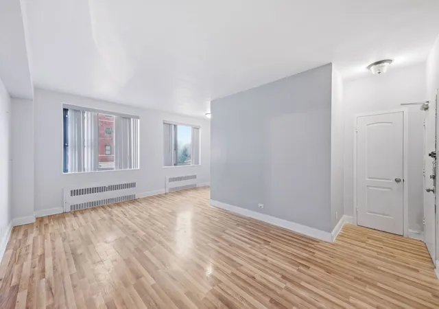 Listing Photo 1 - Condo for sale in building located at 7355 S S Shore Dr, Chicago, IL 60649 - Unit #103