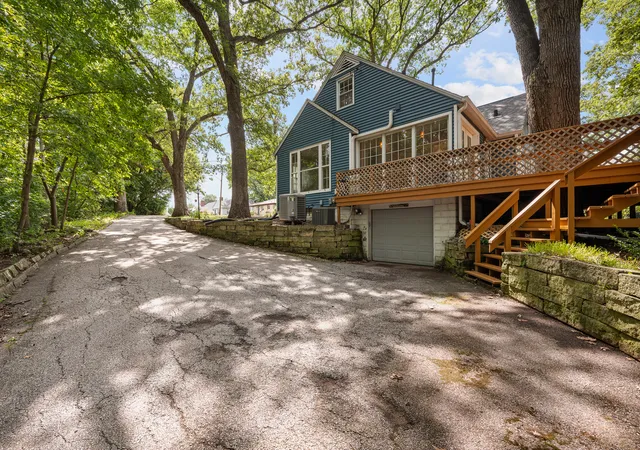 4th image of 2301 15Th Ave, Moline, IL 61265 | MLS# 12716984