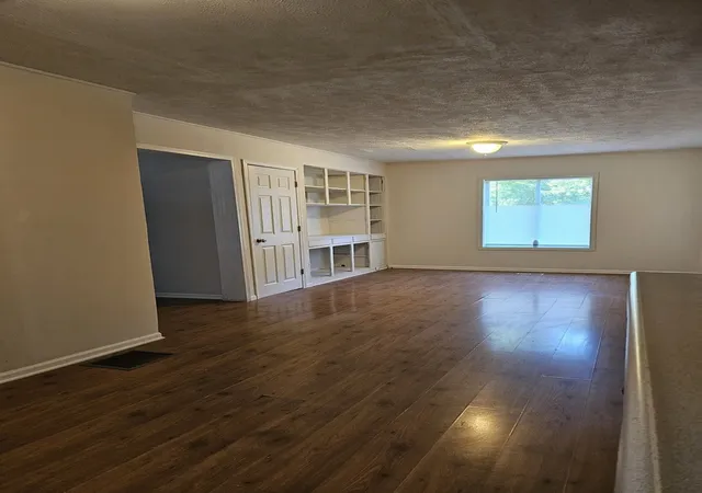 Photo 4 of Single family home for sale at 105 N 7th Street, Cornell, IL 61319 | MLS# 12716989 | Listing updated on 2026-08-05