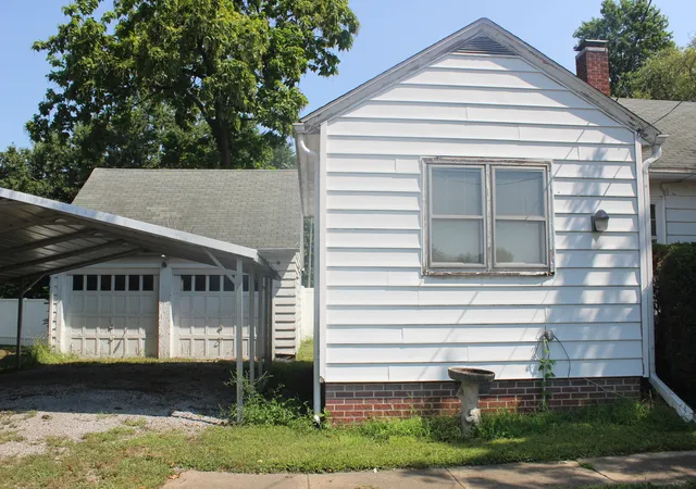 4th image of 201 N College St, Salem, IL 62881 | MLS# 12716999