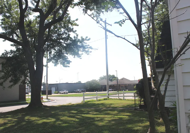 5th image of 201 N College St, Salem, IL 62881 | MLS# 12716999
