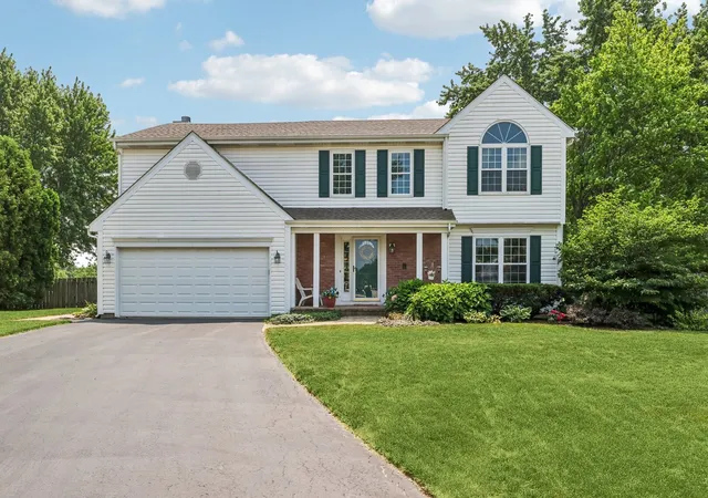 Photo 1 of Sale Pending at 620 Waterford Dr, Lake Zurich, IL 60047 | MLS# 12717012 | Listing updated on 2026-09-24