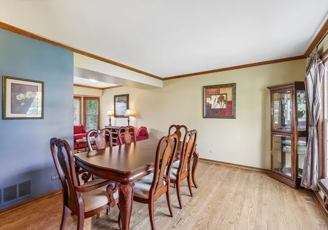 Photo 4 of Sale Pending at 620 Waterford Dr, Lake Zurich, IL 60047 | MLS# 12717012 | Listing updated on 2026-09-24