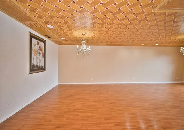 2nd image of 7601 Lincoln Ave #502, Skokie, IL 60077 | MLS# 12717018