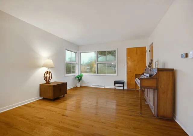 Photo 2 of Single family home for sale at 326 E Alden Dr, Addison, IL 60101 | MLS# 12717023 | Listing updated on 2026-09-21